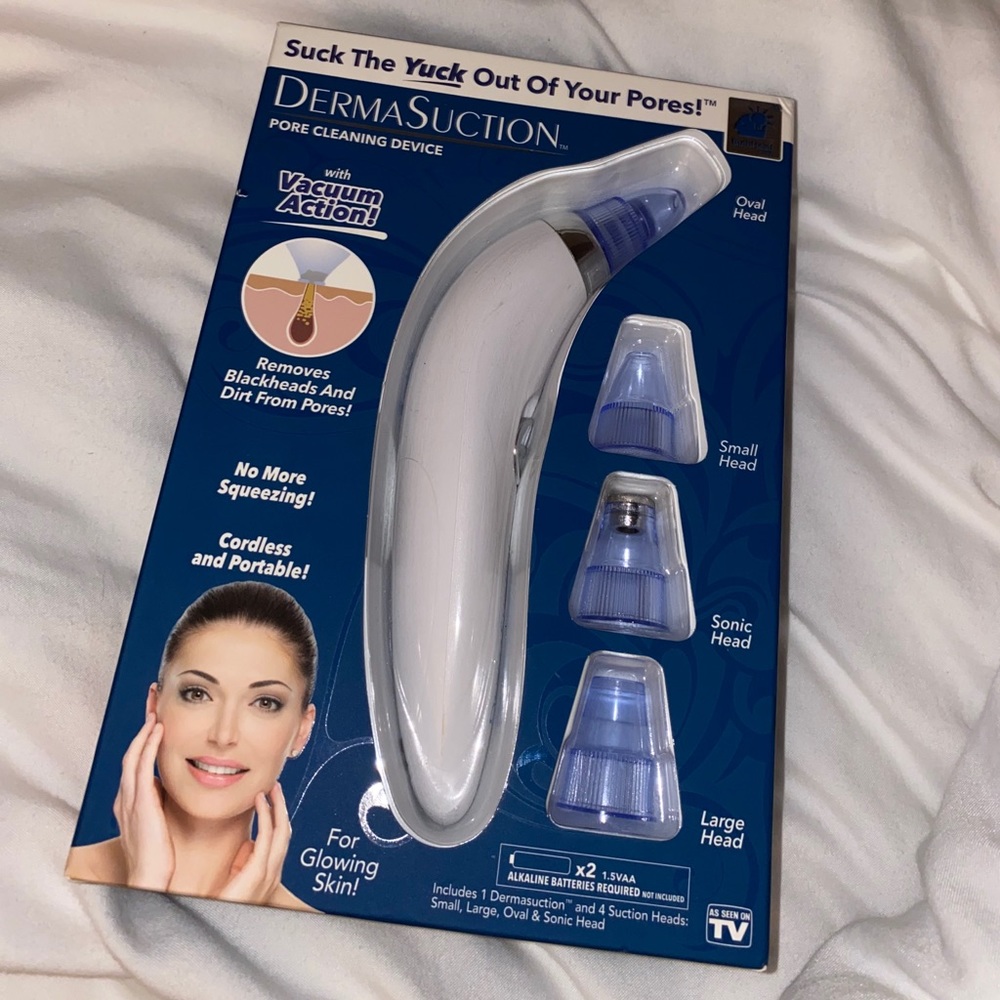 Vacuum pore cleaner